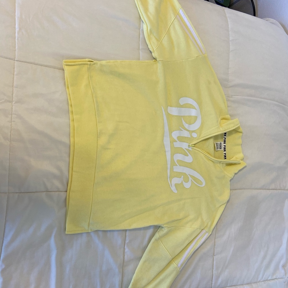Quarter zip up